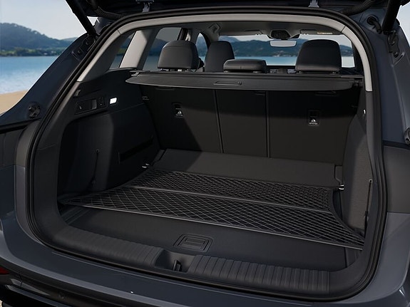 Audi Q6 e-tron 8 of 11