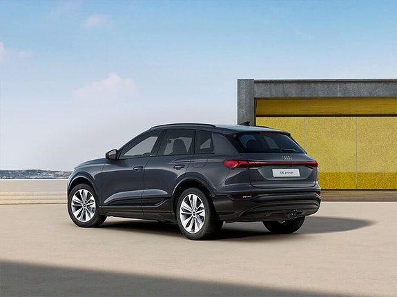 Audi Q6 e-tron 7 of 11