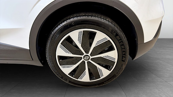 Renault Megane E-Tech 6 of 18