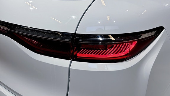 Renault Megane E-Tech 13 of 18