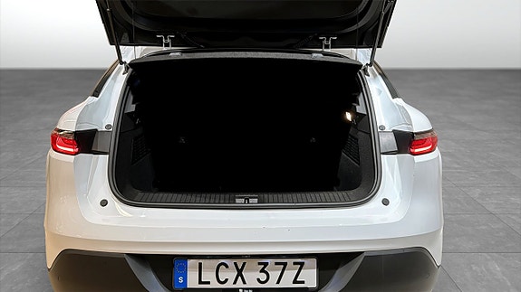 Renault Megane E-Tech 12 of 18