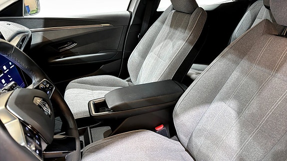 Renault Megane E-Tech 8 of 18