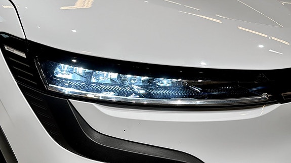 Renault Megane E-Tech 14 of 18