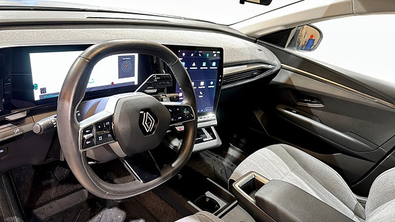 Renault Megane E-Tech 7 of 18