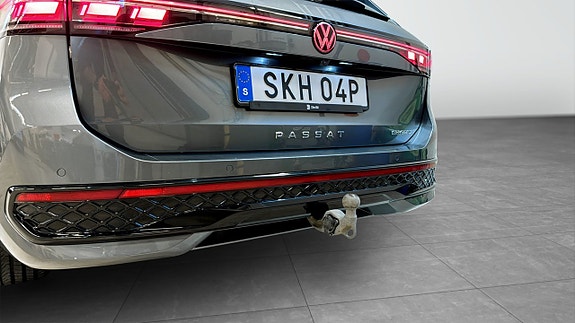 Volkswagen Passat 14 of 23