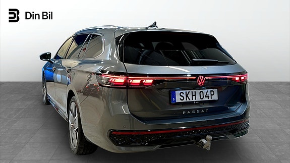 Volkswagen Passat 3 of 23