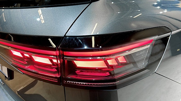 Volkswagen Passat 16 of 23