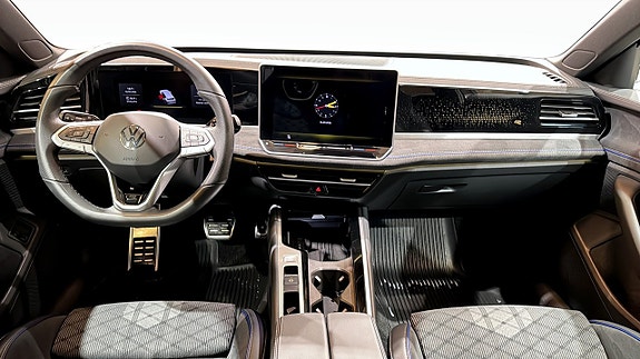 Volkswagen Passat 11 of 23