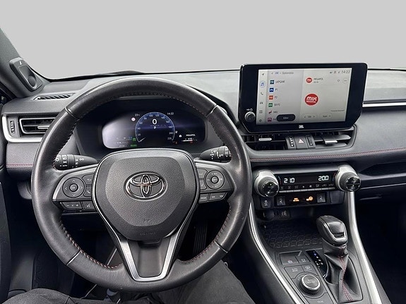 Toyota RAV4 9 of 17