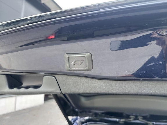 Toyota RAV4 12 of 17