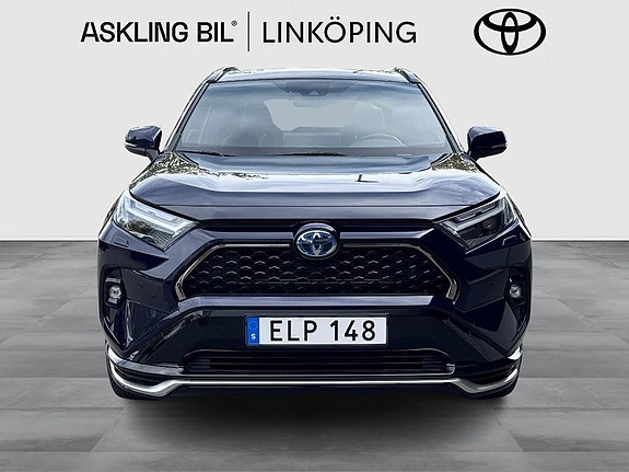 Toyota RAV4 6 of 17