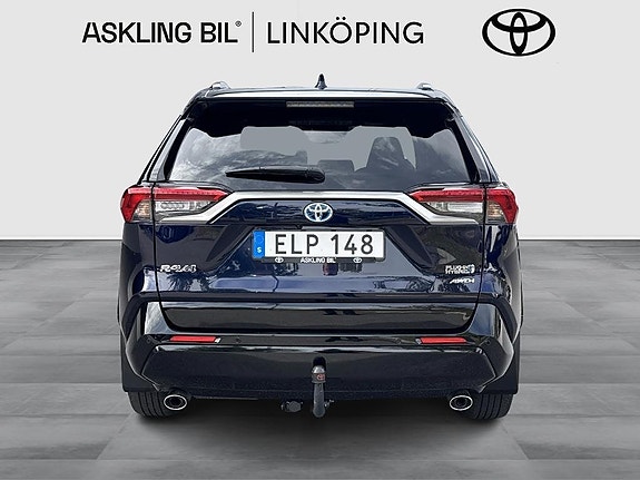 Toyota RAV4 5 of 17