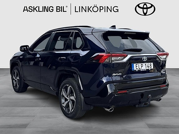 Toyota RAV4 3 of 17