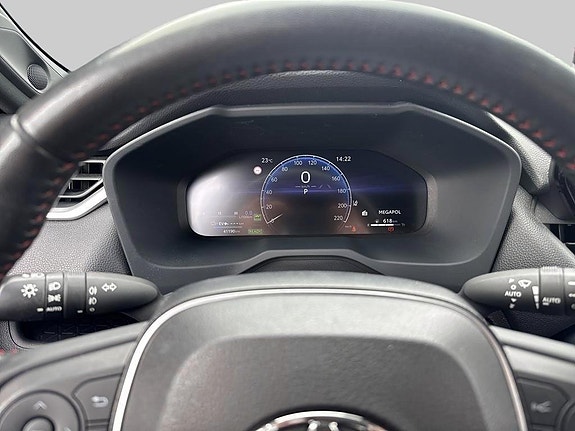 Toyota RAV4 10 of 17