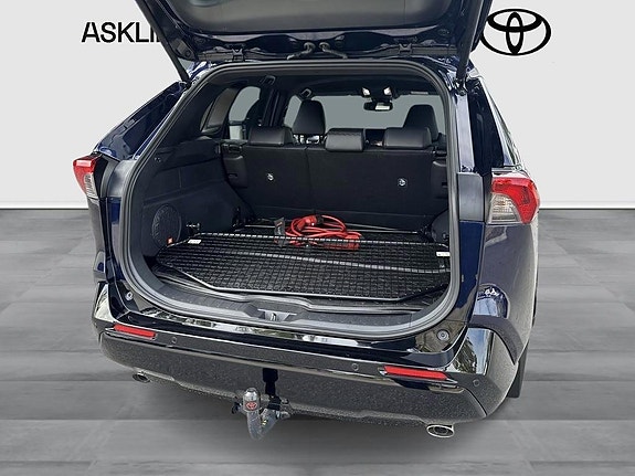 Toyota RAV4 11 of 17