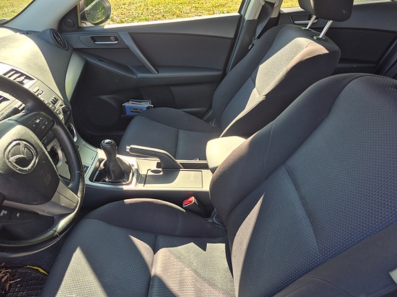 Mazda 3 2 of 13