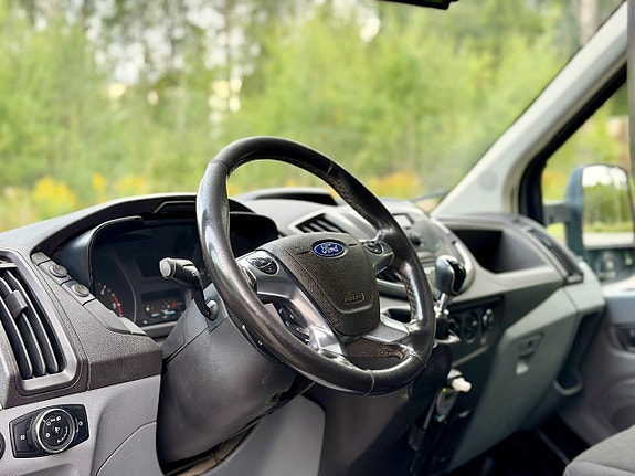 Ford Transit 12 of 26