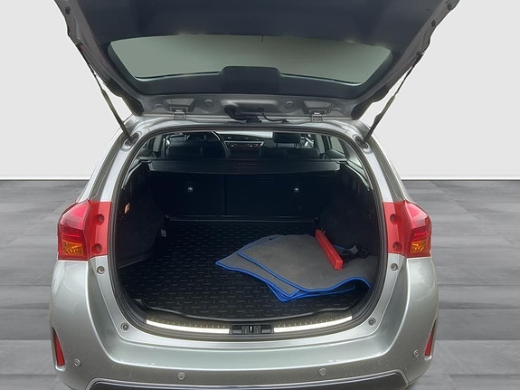 Toyota Auris 10 of 11