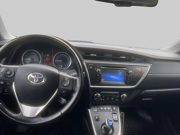Toyota Auris 8 of 11