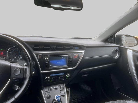 Toyota Auris 9 of 11