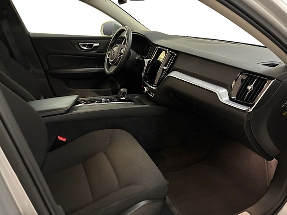 Volvo V60 Cross Country 4 of 15
