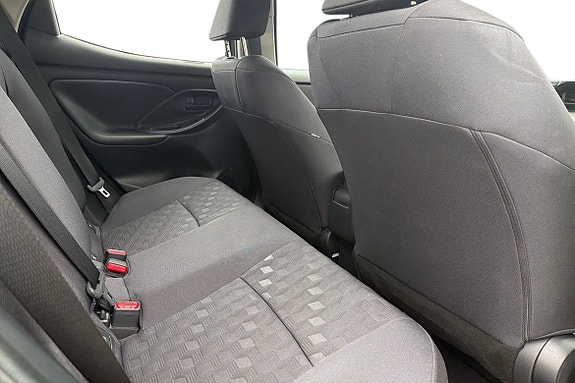 Toyota Yaris 9 of 21