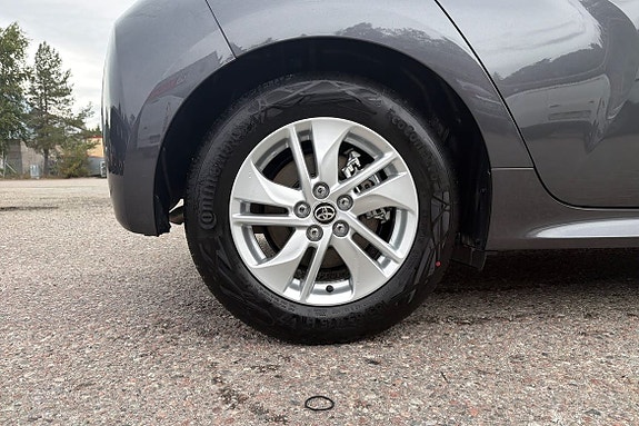 Toyota Yaris 17 of 21