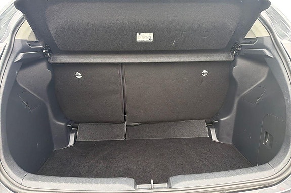 Toyota Yaris 12 of 21