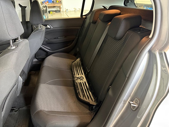 Peugeot 308 21 of 21
