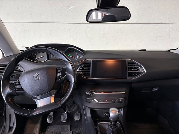 Peugeot 308 7 of 21