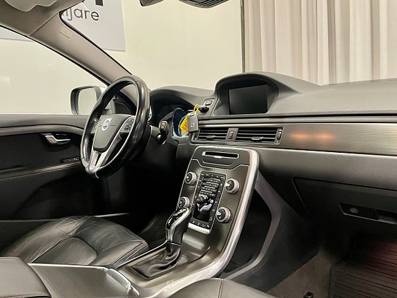 Volvo XC70 23 of 28