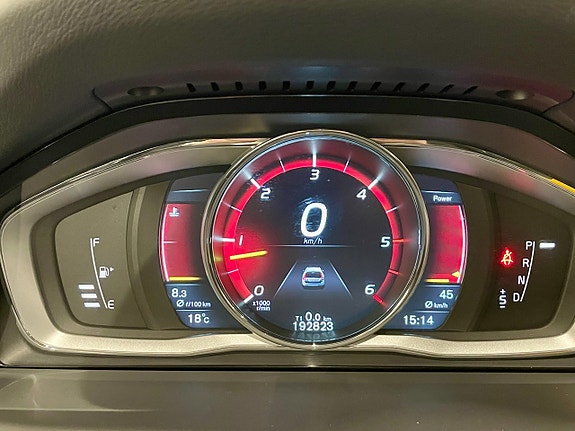 Volvo XC70 13 of 28
