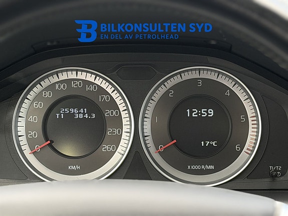 Volvo XC70 11 of 18