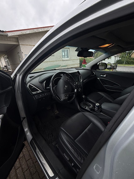 Hyundai Santa Fe 6 of 9