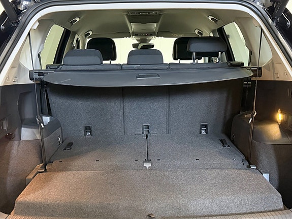 Volkswagen Tiguan Allspace 19 of 24