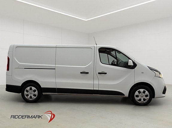 Renault Trafic 2 of 30