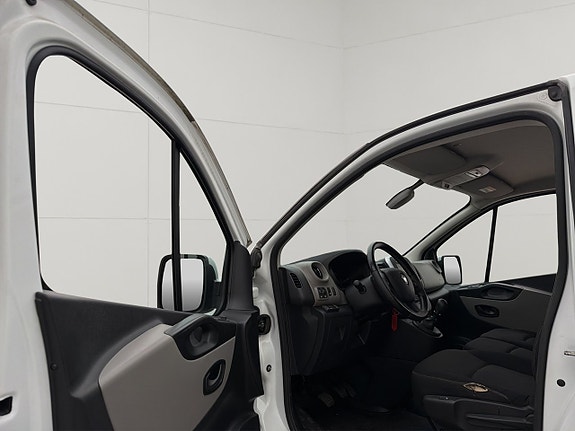 Renault Trafic 16 of 30