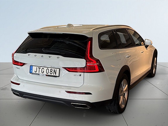 Volvo V60 Cross Country 6 of 18