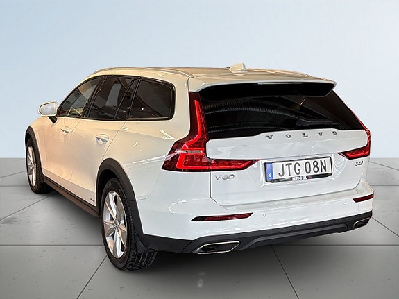 Volvo V60 Cross Country 5 of 18