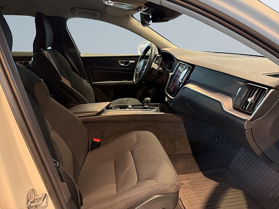 Volvo V60 Cross Country 10 of 18
