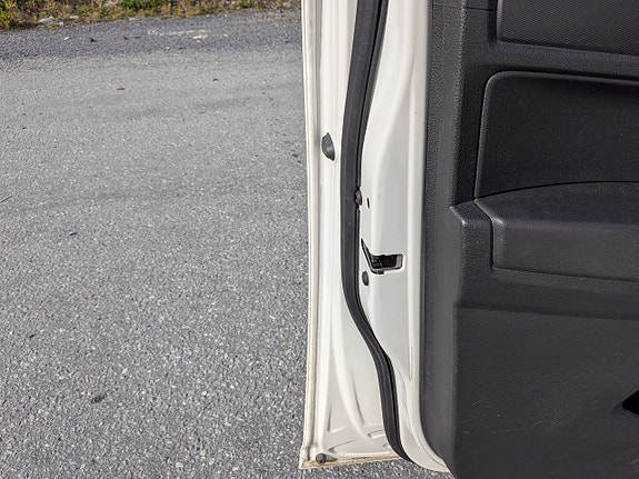 Volkswagen Caddy Maxi 13 of 22