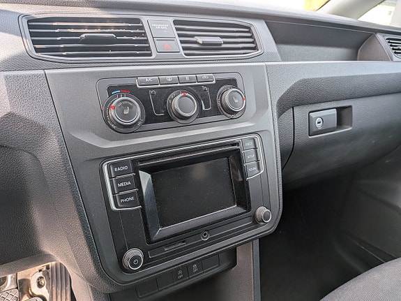 Volkswagen Caddy Maxi 18 of 22