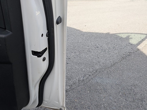 Volkswagen Caddy Maxi 19 of 22