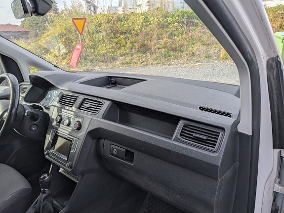 Volkswagen Caddy Maxi 21 of 22