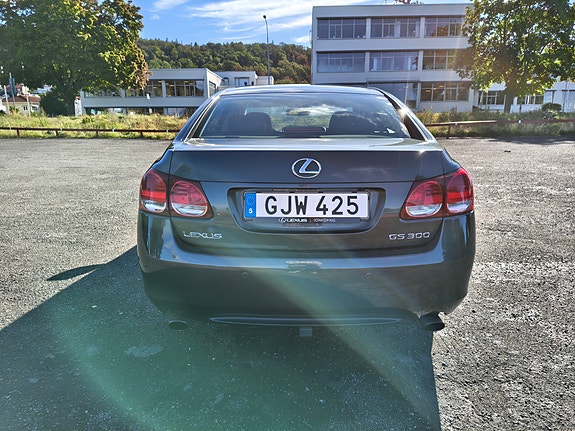 Lexus GS300 9 of 28