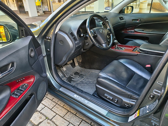 Lexus GS300 16 of 28
