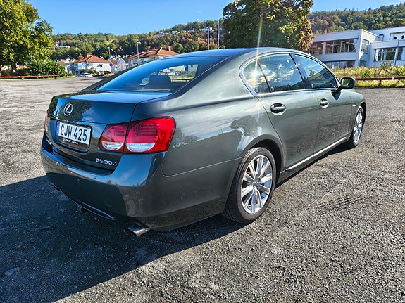 Lexus GS300 5 of 28