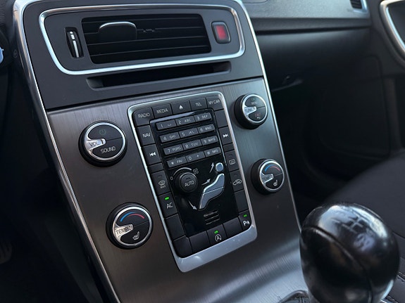 Volvo V60 15 of 19