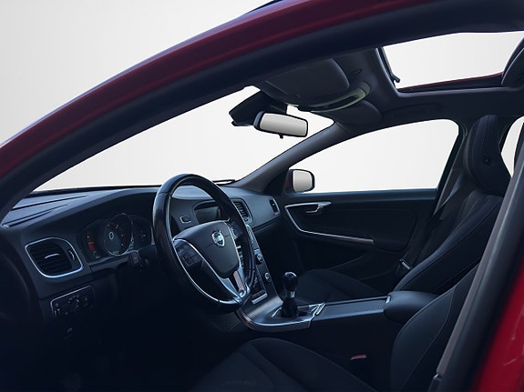 Volvo V60 9 of 19