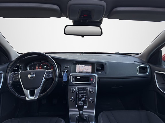 Volvo V60 10 of 19